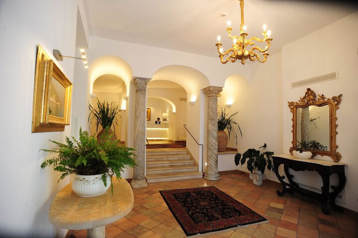Hotel Interior 4 of 52