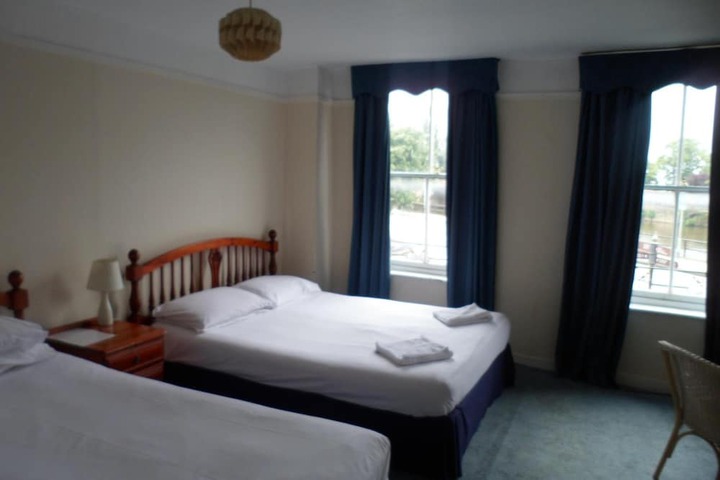 Room 21 of 37
