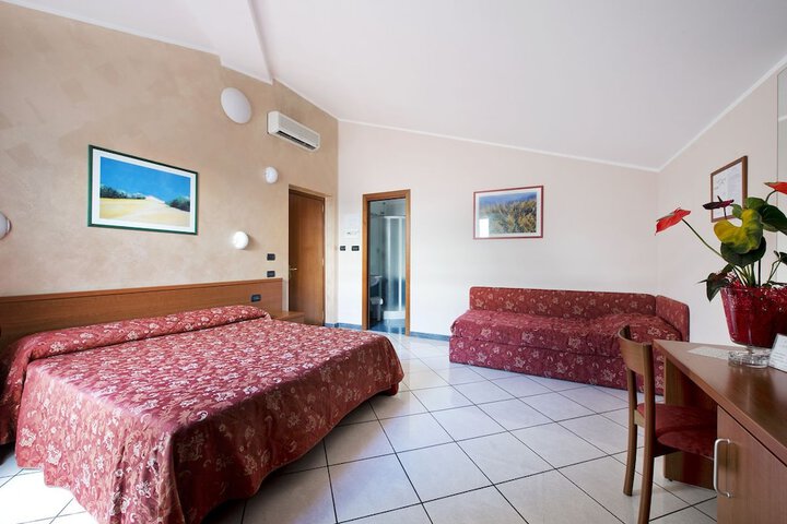 Room 16 of 47