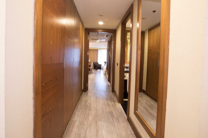 Room 12 of 73