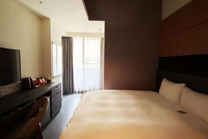 Room 13 of 65