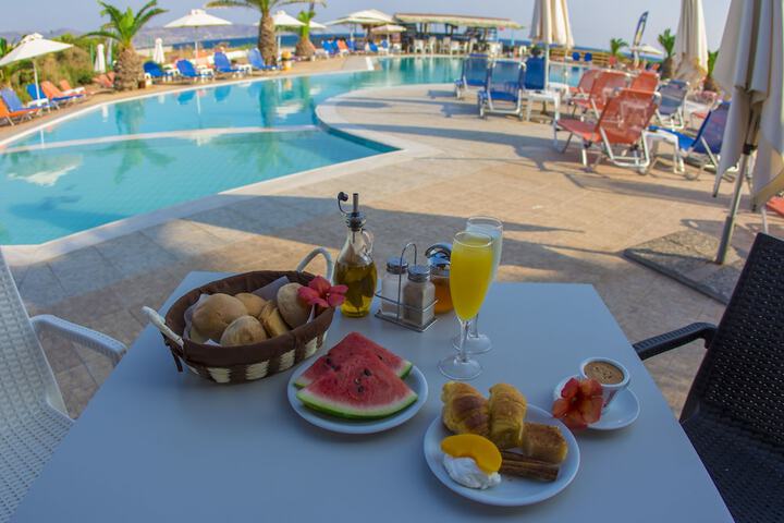 Breakfast/Coffee Service 17 of 33