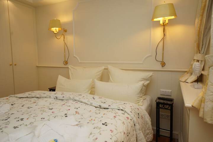 Room 3 of 16