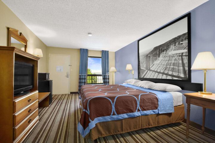1 Double Bed Mobility Accessible (2 of 7)