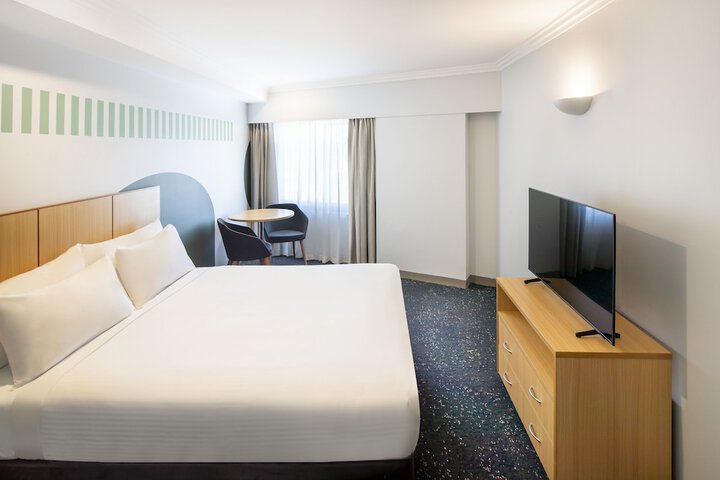 Room 3 of 105