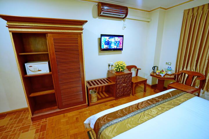 Room 21 of 153