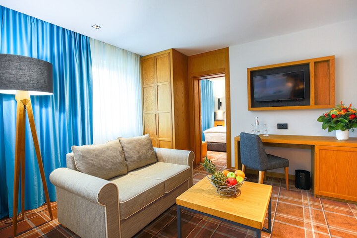 Room 54 of 222