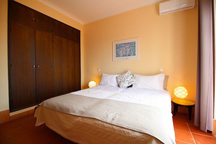 Room 6 of 92