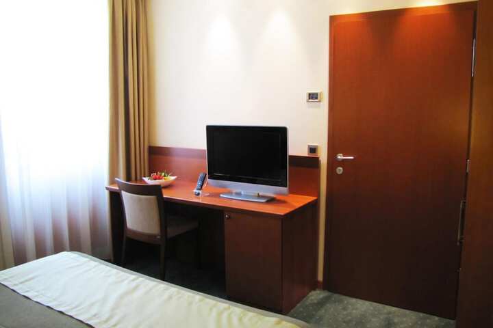 Room 9 of 56