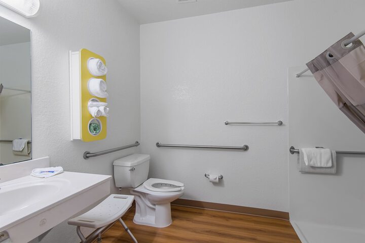 Room 18 of 34