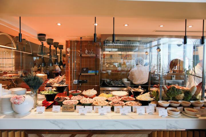 Dining 103 of 151