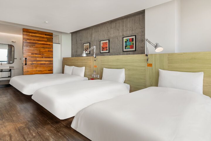 Room 35 of 201