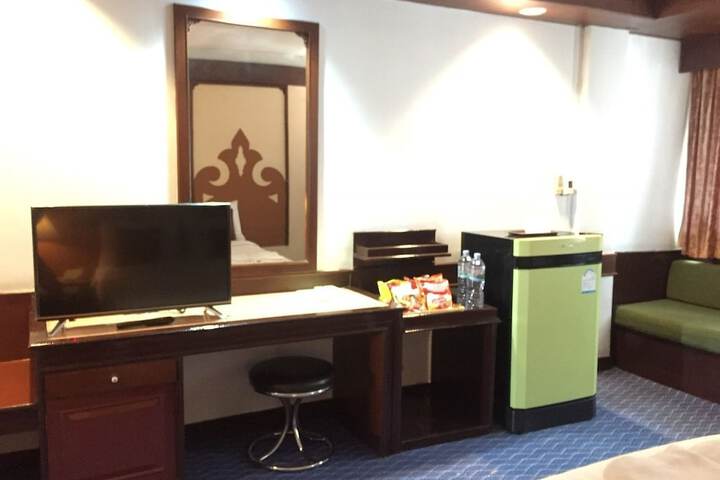 Room 14 of 25