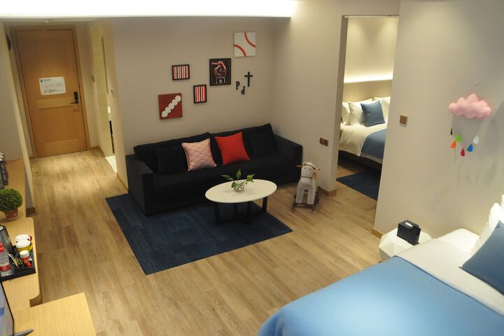 Room 25 of 73