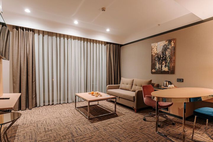 Room 15 of 34