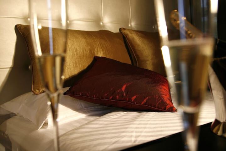 Room 10 of 74