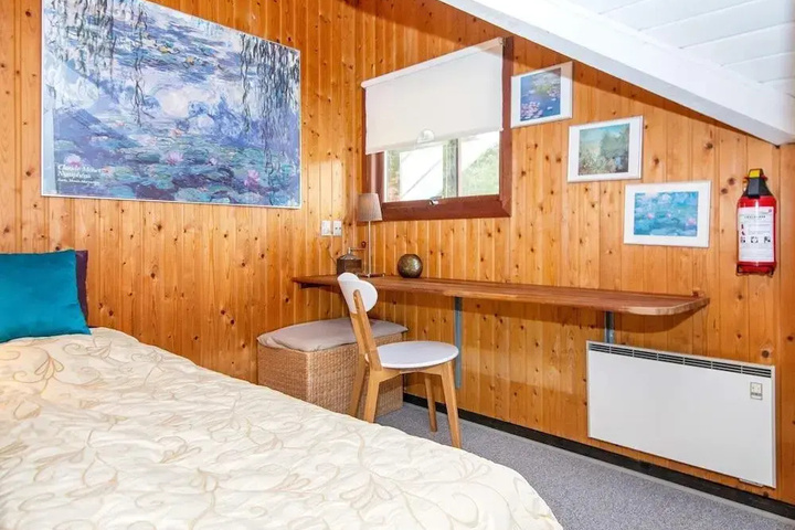 Room 14 of 24