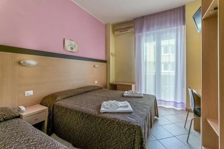Room 20 of 34