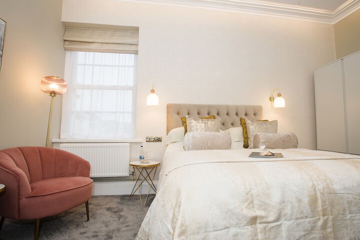 Room 52 of 90