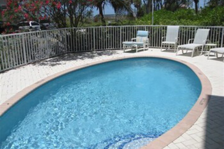 Pool 35 of 53