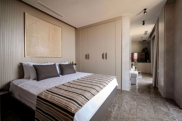 Room 21 of 83