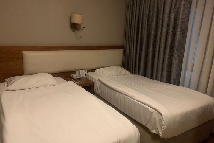 Room 14 of 27