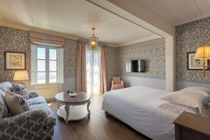 Room 43 of 147