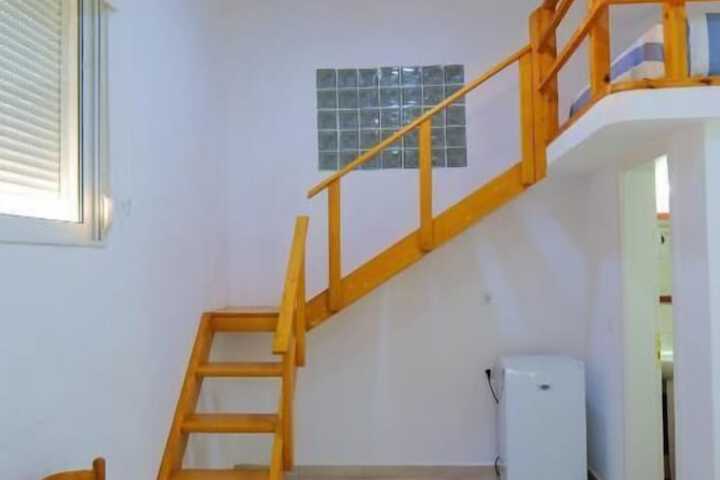 Room 37 of 103