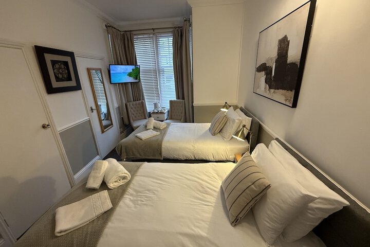 Room 8 of 72