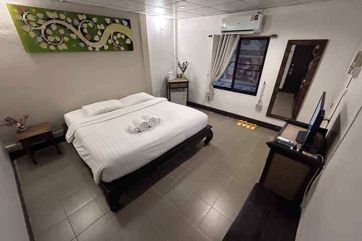 Room 10 of 62