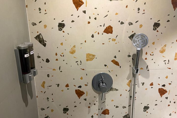 Room 20 of 29