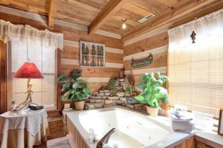 Hot Tub 9 of 21