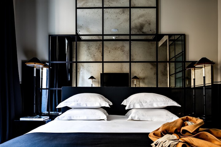 Room 34 of 110