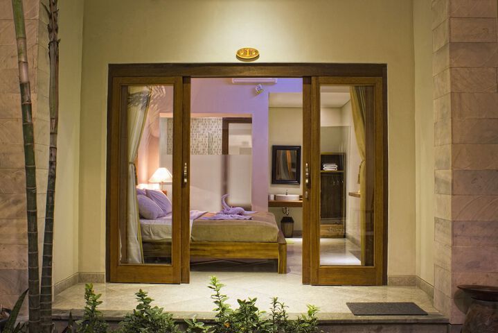 Room 4 of 37