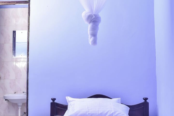 Room 2 of 9
