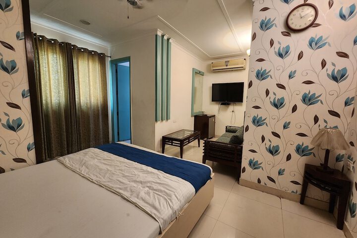 Room 15 of 48