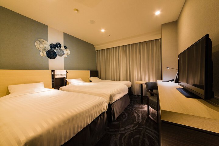 Room 9 of 29