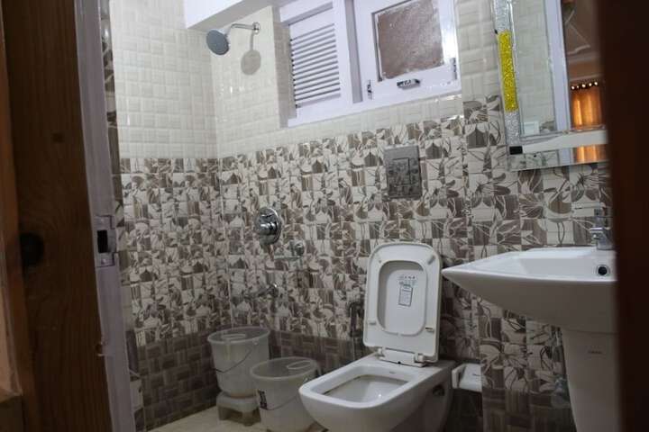 Room 12 of 24