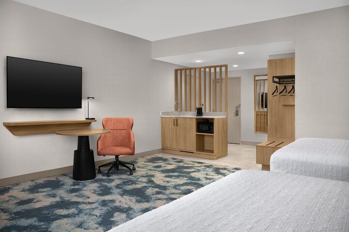 Room 14 of 38