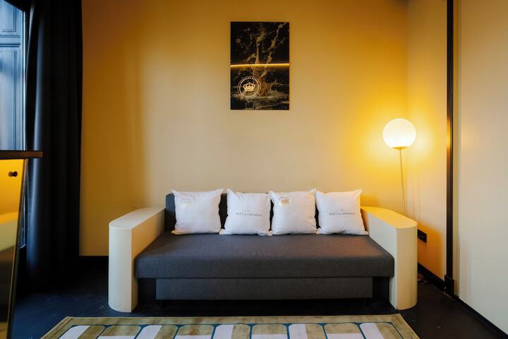 Room 26 of 81