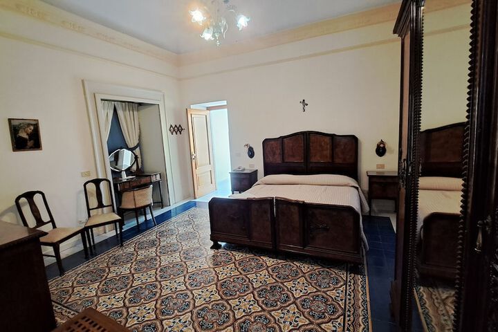 Room 9 of 110