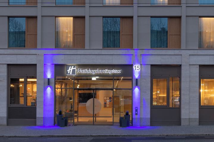 Hotel 70 of 88