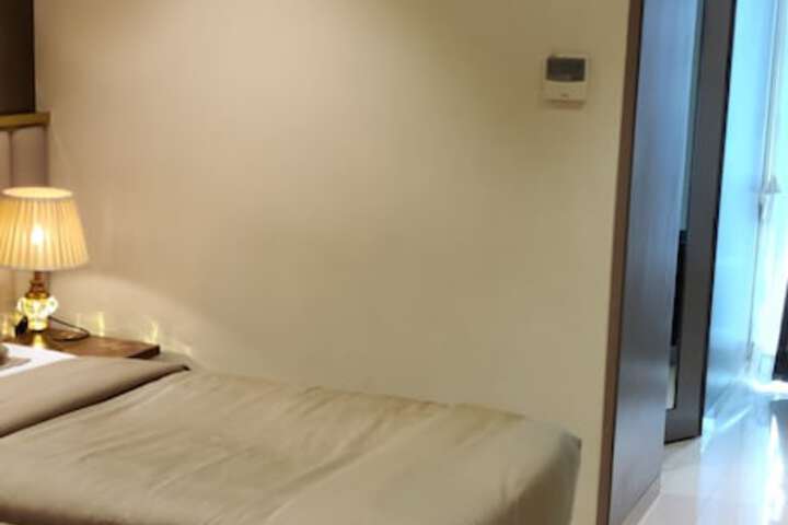 Room 9 of 48