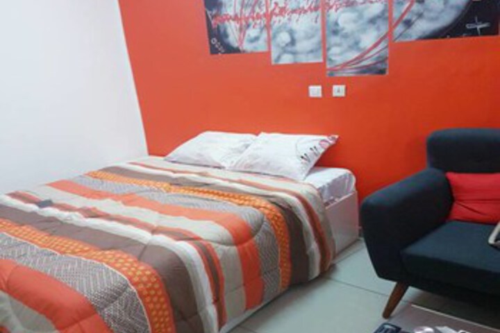 Room 8 of 13