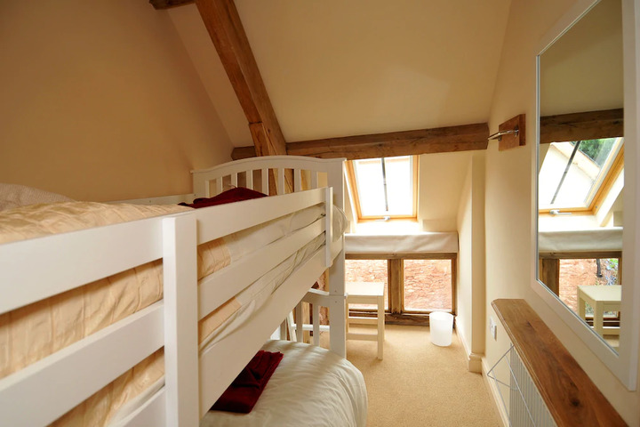 Room 3 of 10