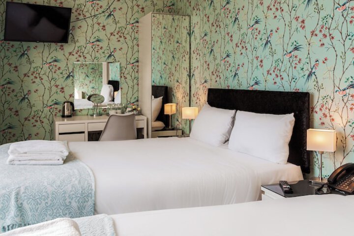 Room 20 of 39