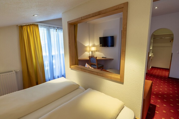 Room 17 of 63