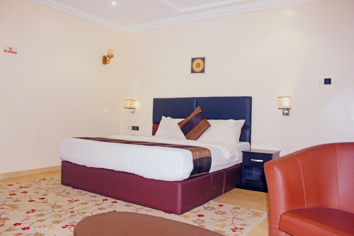 Room 52 of 93