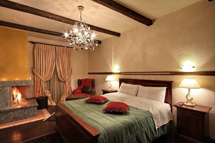 Room 10 of 31