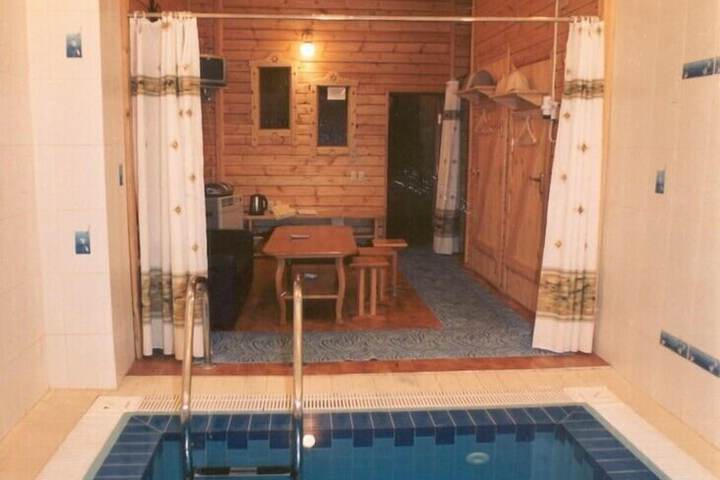 Pool 51 of 69